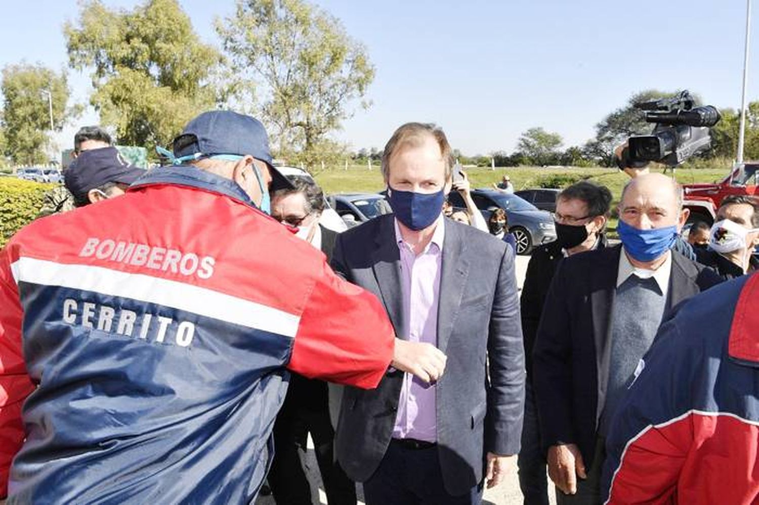 El gobierno entregó aportes a Bomberos Voluntarios de toda la provincia 