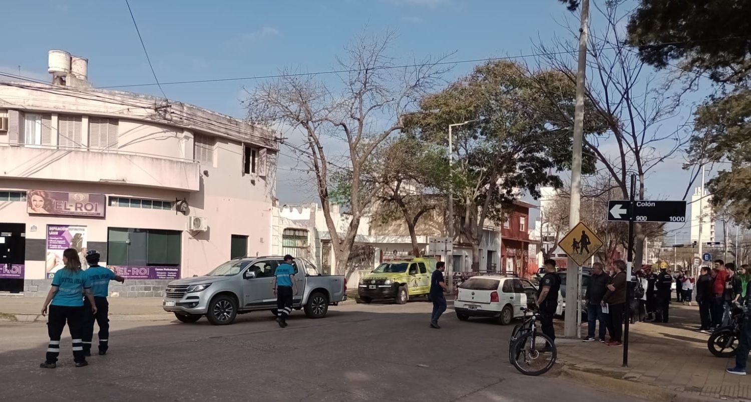 Cinco vehículos involucrados en un accidente.