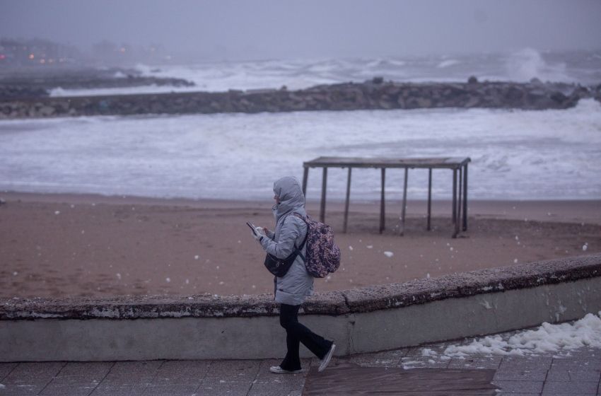 La temperatura pronosticada para hoy es una máxima de 15° y una mínima de 6°.