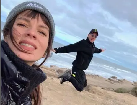 Las vacaciones de Nico Vazquez y Gimena Accardi en Necochea