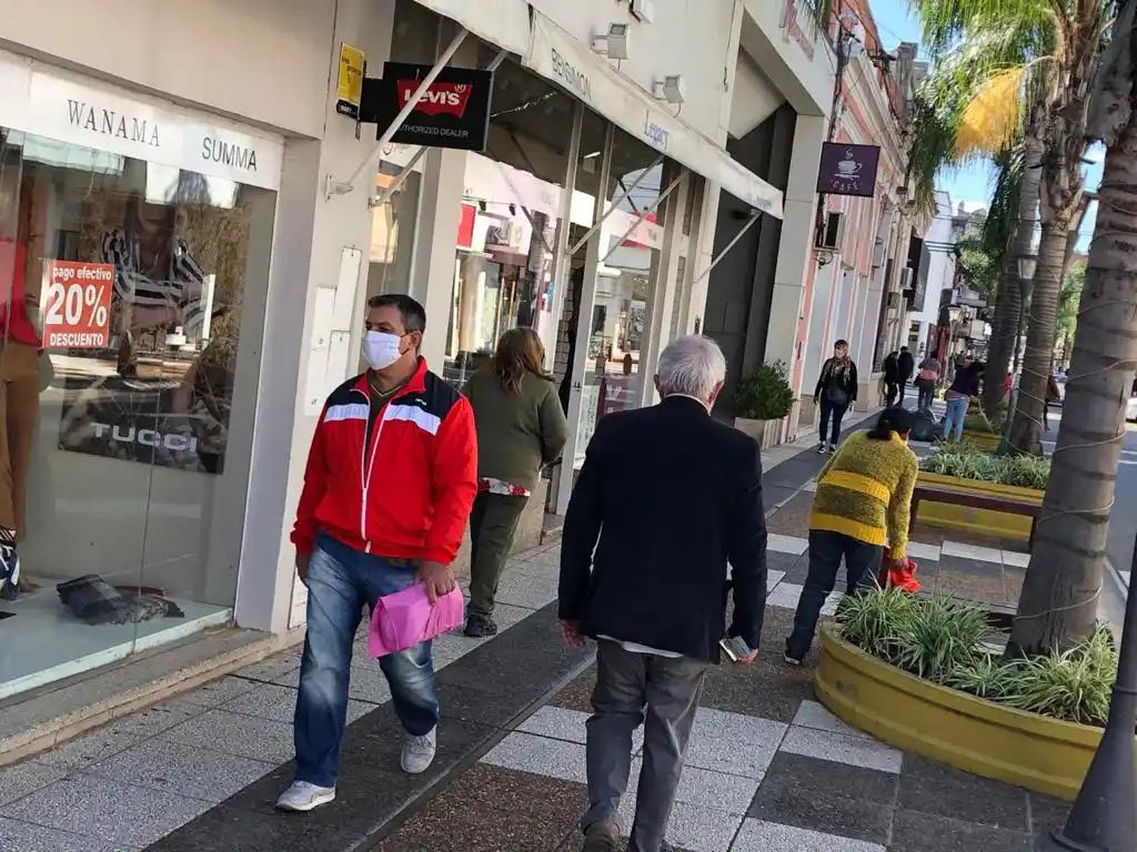 Los más de 1500 trabajadores del Municipio tendrán una tarjeta con descuentos para comprar en comercios de la ciudad