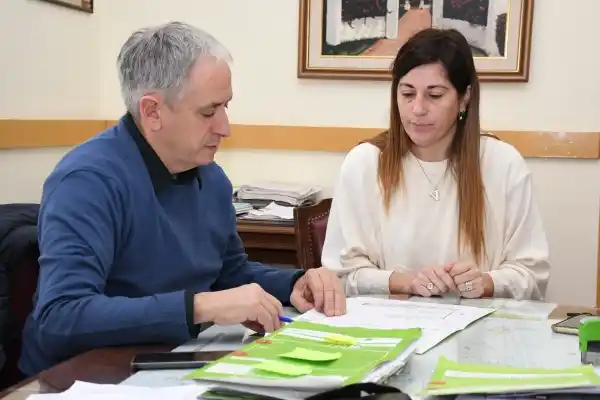 Fondo de Financiamiento Educativo: Gastón firmó subsidio para obras en las escuelas primarias N°25, N°34, N°4, Secundaria N°1 y Jardín de Infantes N°8