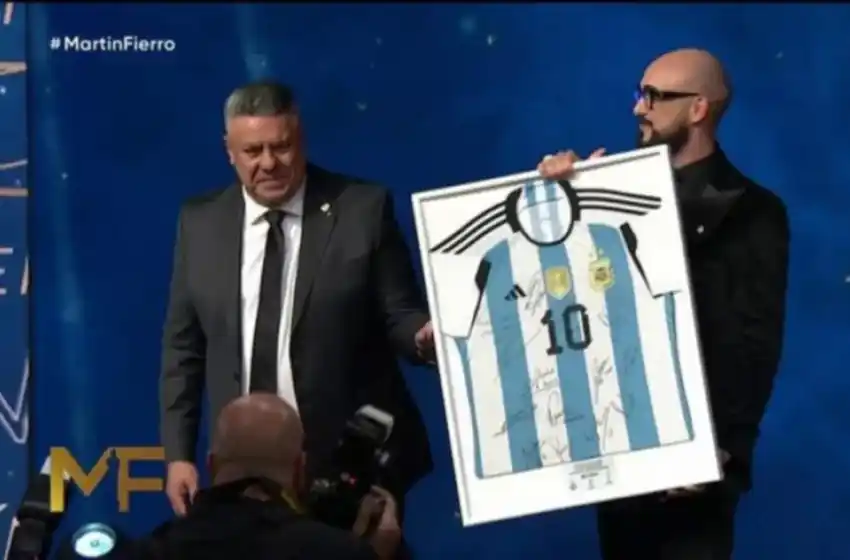 La AFA sorprendió y reconoció a Abel Pintos