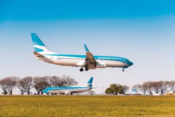 ¿Pensando en las vacaciones? Aerolíneas Argentinas sumó vuelos directos a dos destinos claves de Brasil