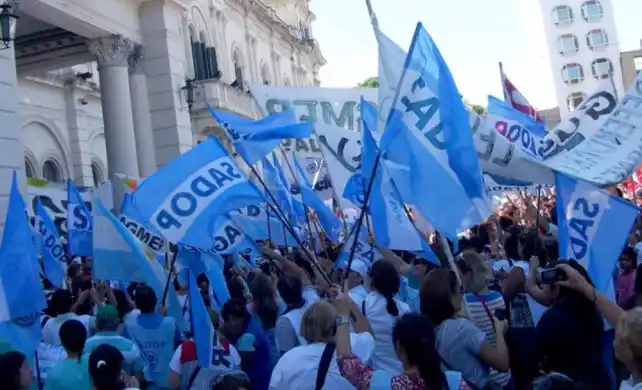 Sin Clases: Este lunes también paran los docentes privados