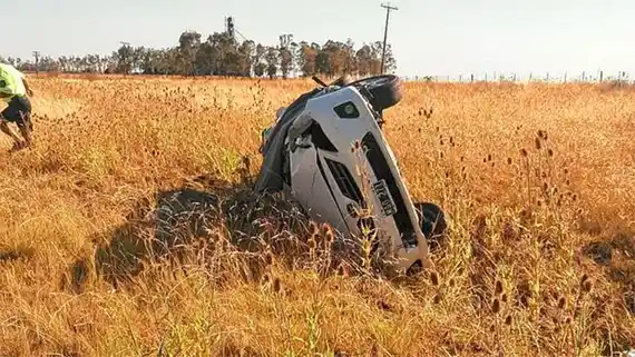 Murió una mujer y tres personas sufrieron heridas tras vuelco en Ruta 14