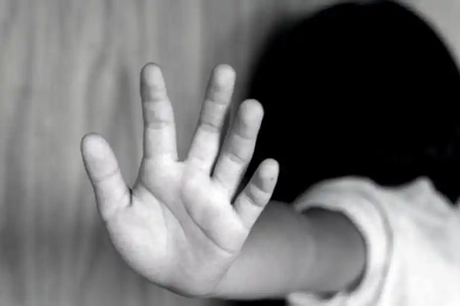 Abusó sexualmente de su propia hija cada vez que iba a visitarlo a su casa: lo condenaron a cuatro años de prisión