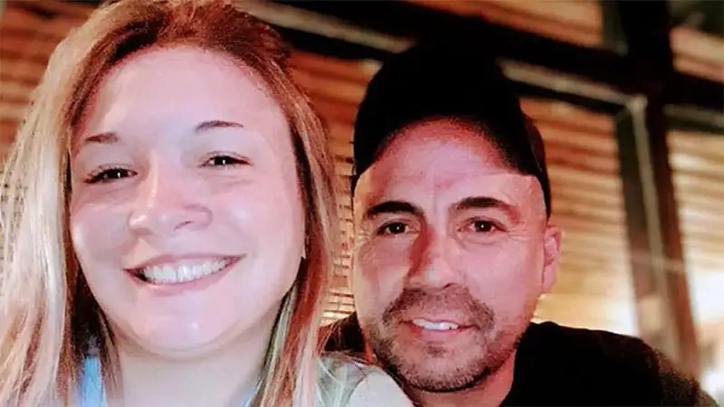 A un mes de perder a su hijo y marido en un temporal, reabrió el lavadero de autos familiar