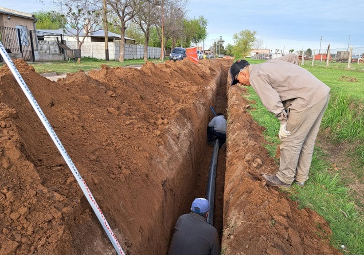 Se están colocando 3 mil metros lineales de caño desde la planta potabilizadora, ubicada sobre Ruta 94,