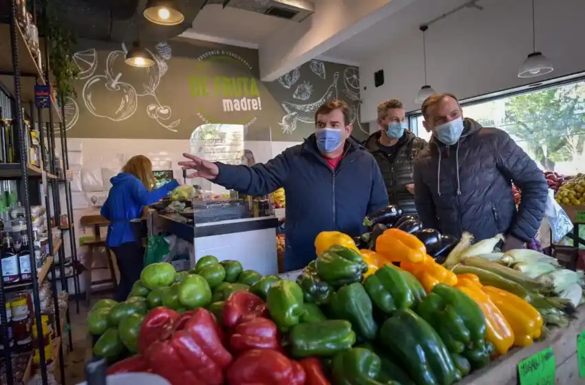 Seguridad: más comercios recibieron los botones de alerta del Municipio