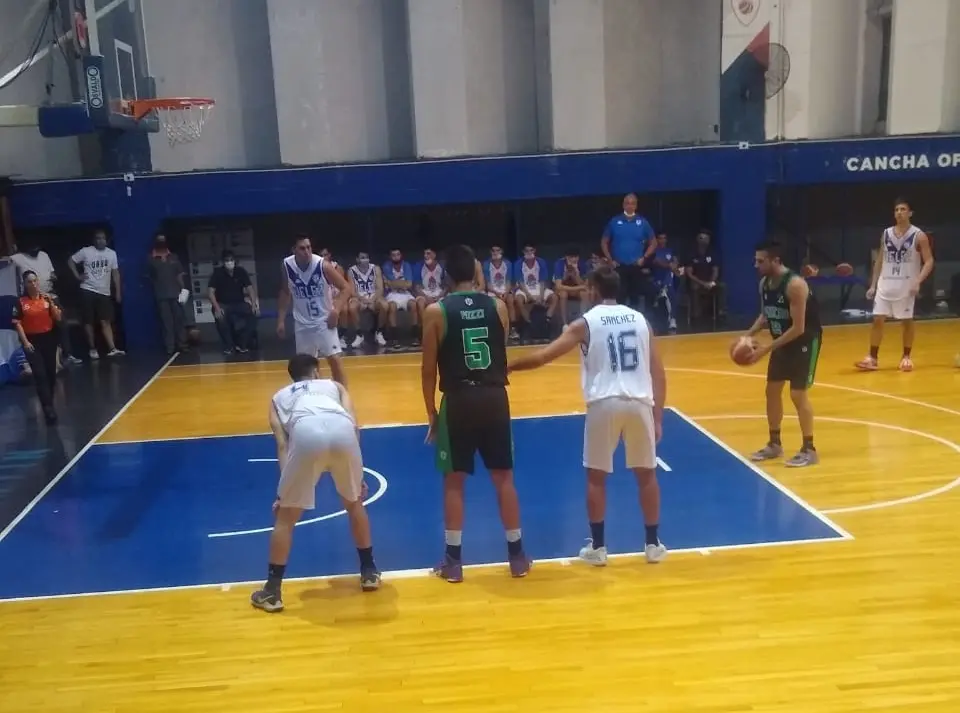 Traspié de Felipe Sánchez y Vélez en el debut en la Liga Federal