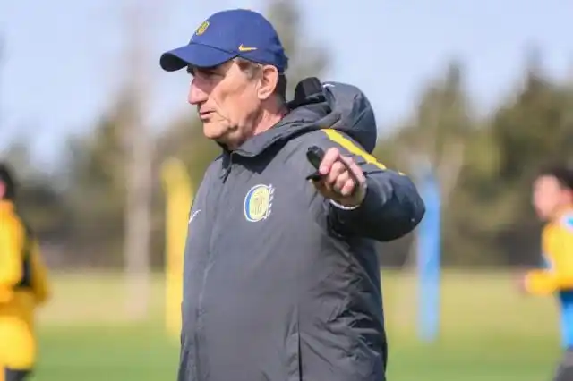 Bauza: "Estamos contentos, pero la cabeza la tenemos puesta en Estudiantes"
