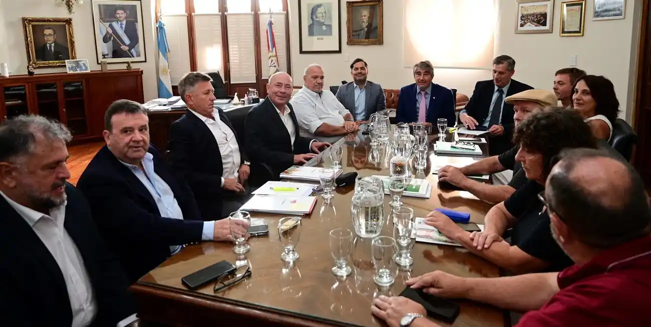 Los gremios de la administración central pondrán a consideración de afiliados la propuesta oficializada este miércoles por la provincia.