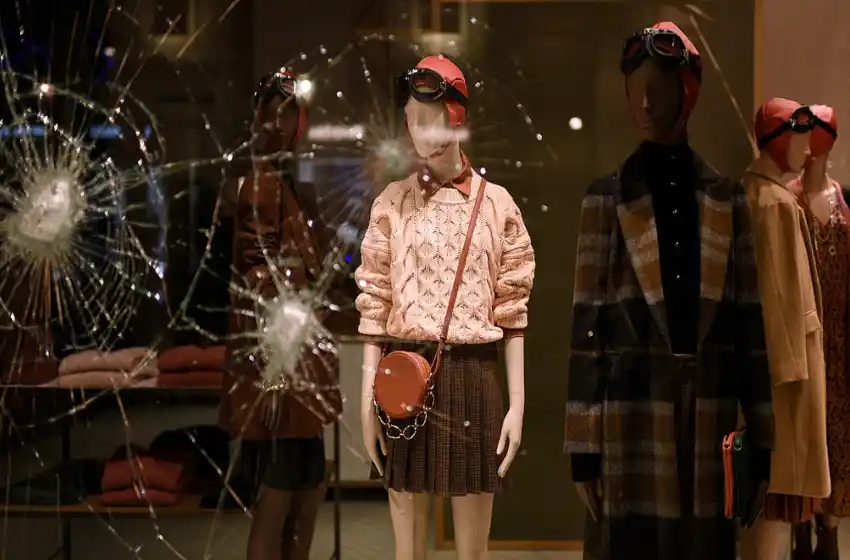 Italia: se registraron disturbios en manifestaciones en contra de las nuevas medidas contra la pandemia