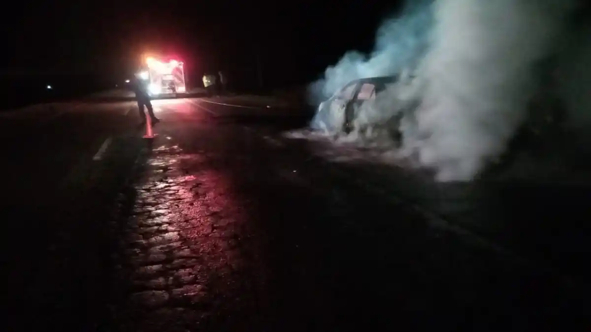 Un auto se prendió fuego en la Autovía Artigas