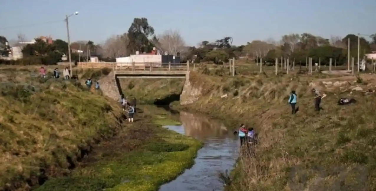 Mar del Plata: hallaron en un arroyo un cuerpo en descomposición