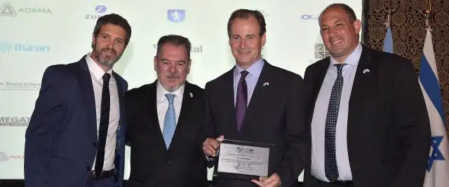 El gobernador fue distinguido por la Cámara de Comercio Argentino Israelí
