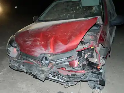 Una familia protagonizó un despiste sobre un camino de ripio que conduce a Ruta 12