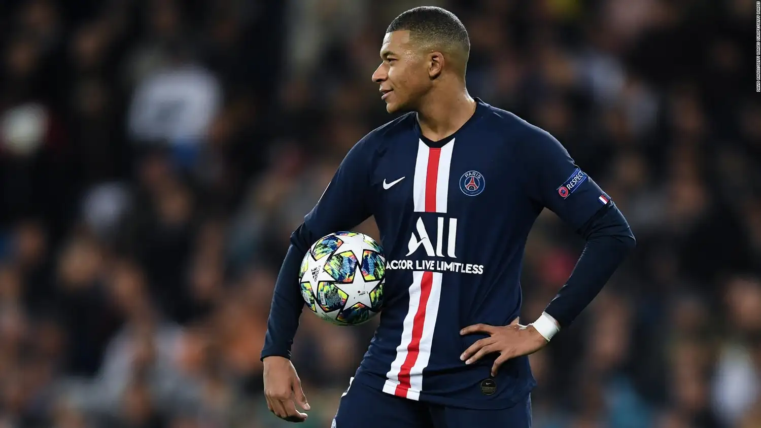 Mbappé publicó una foto con Messi y un enigmático mensaje