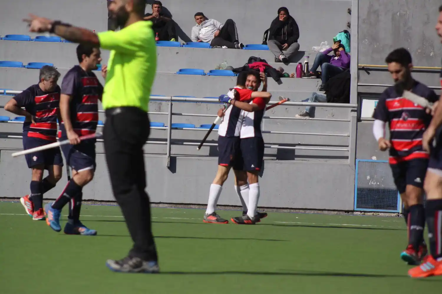 Goleada categórica de MDQ 06 HC