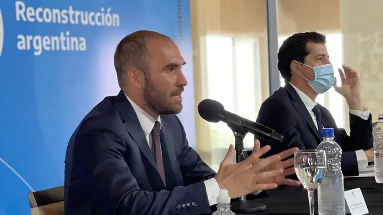 Martín Guzmán pronosticó un dólar a $102,40 para diciembre