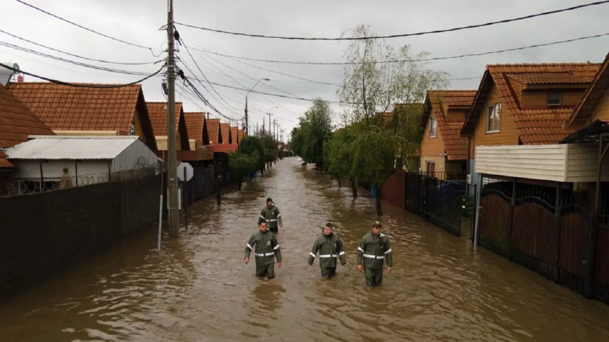 LLUVIAS dejan 4 muertos y más de 20 mil damnificados en Chile