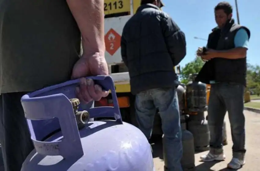El gobierno anunció a través del Boletín Oficial que se eliminó el tope máximo de comercialización establecido para el gas envasado.