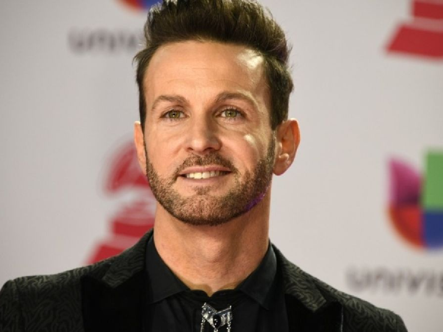 El cantante Axel fue denunciado por abuso sexual simple