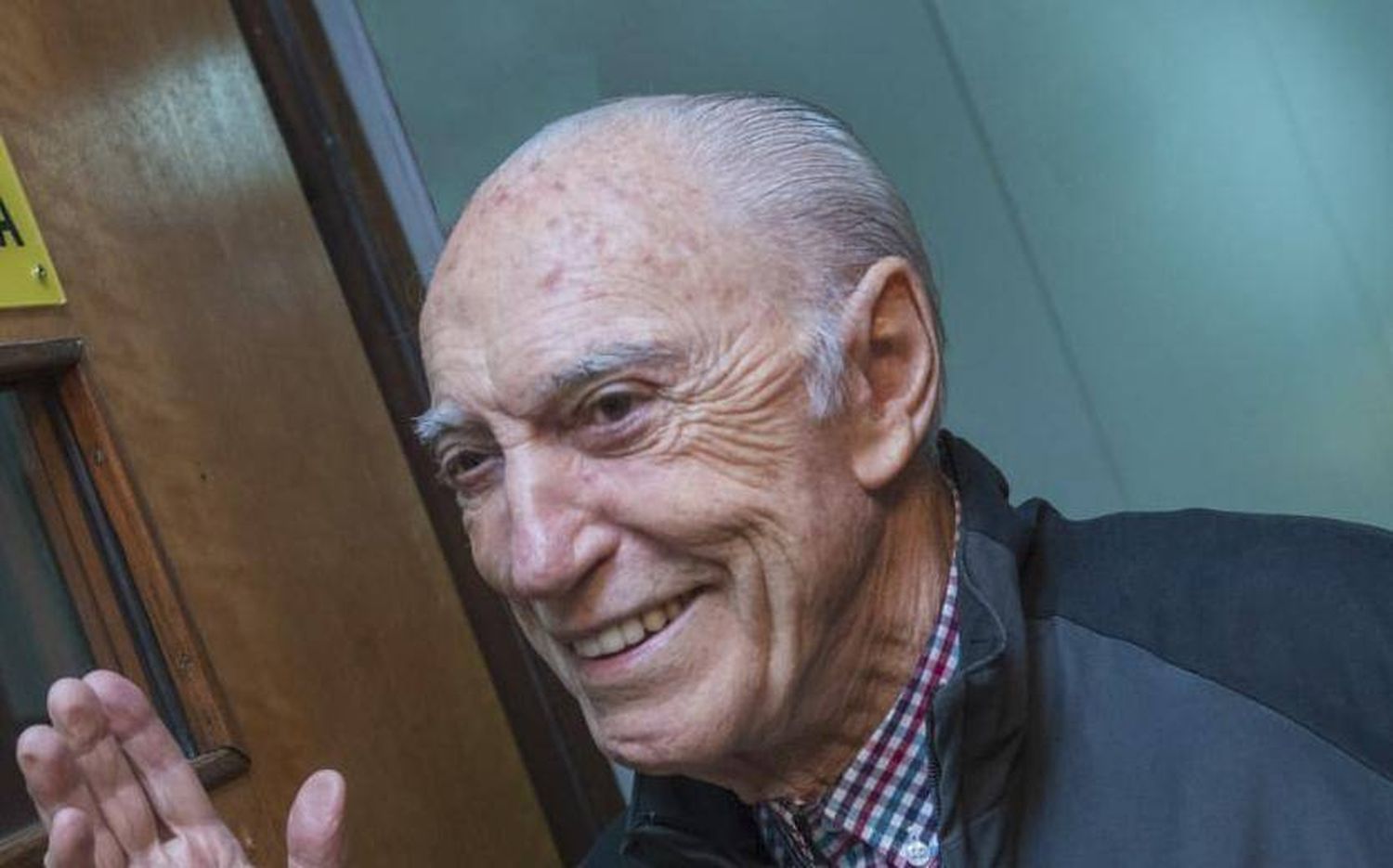 Cacho Fontana se contagió de coronavirus en el geriátrico donde está alojado