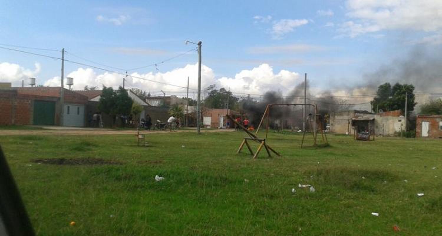 Otro piquete por cloacas, en medio de la firma de un convenio para una depuradora para la zona del CIC