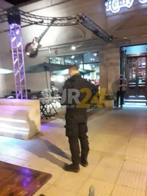 Dos comercios fueron sancionados anoche por incumplir el horario de cierre permitido