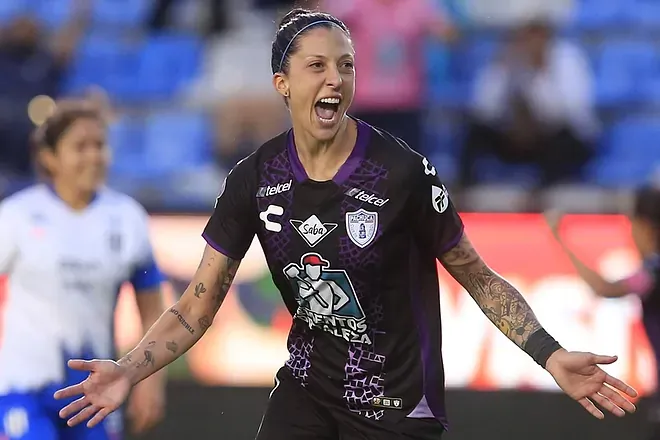 Tras haber sido parte de la selección de su país campeona mundial.