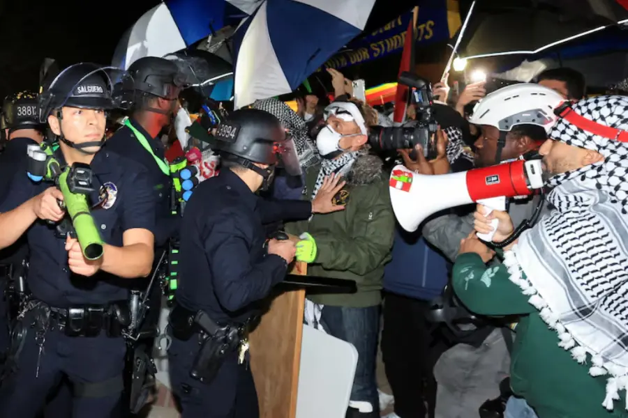 Estados Unidos: máxima tensión por las protestas en las universidades y la orden policial de desalojar