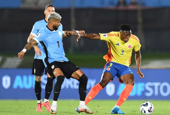 En un desenlace a puro gol, Uruguay venció a Colombia