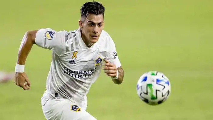 Boca puede inscribir a Pavón para la Copa Libertadores