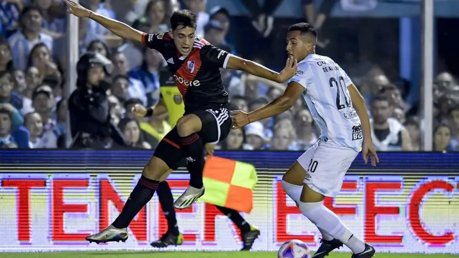 Con un jugador menos, River rescató un valioso punto ante Atlético Tucumán