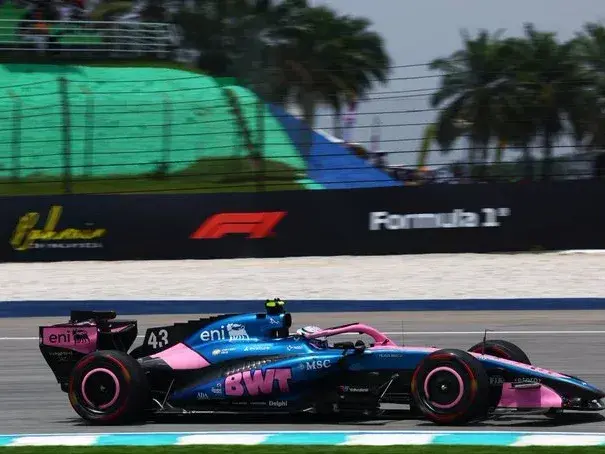 Con un programa especila, Colapinto terminó 22° en la PL2 en Sepang. Foto:Alpine