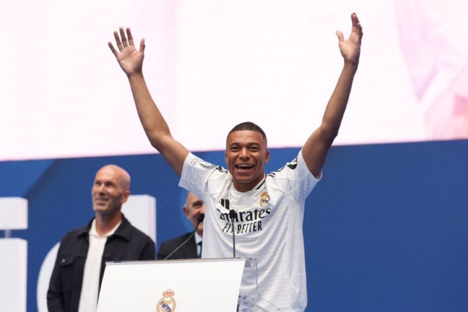 Cambia el mundo del fútbol: Mbappé fue presentado como nuevo jugador del Real Madrid