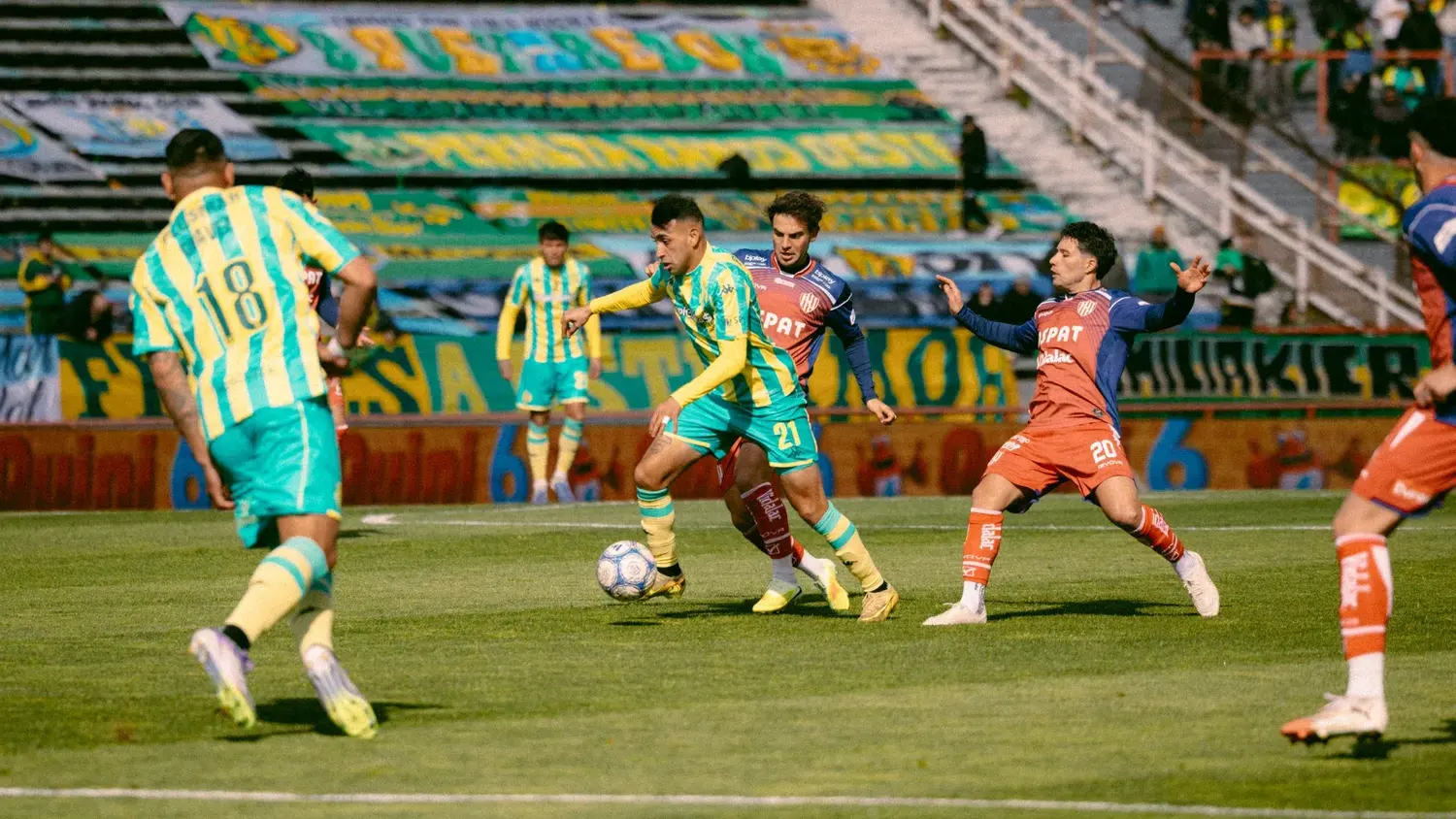 Aldosivi se derritió en el segundo tiempo y Unión lo hundió en el Minella