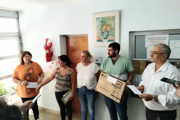 Calvo visitó el SAMCo de San VIcente