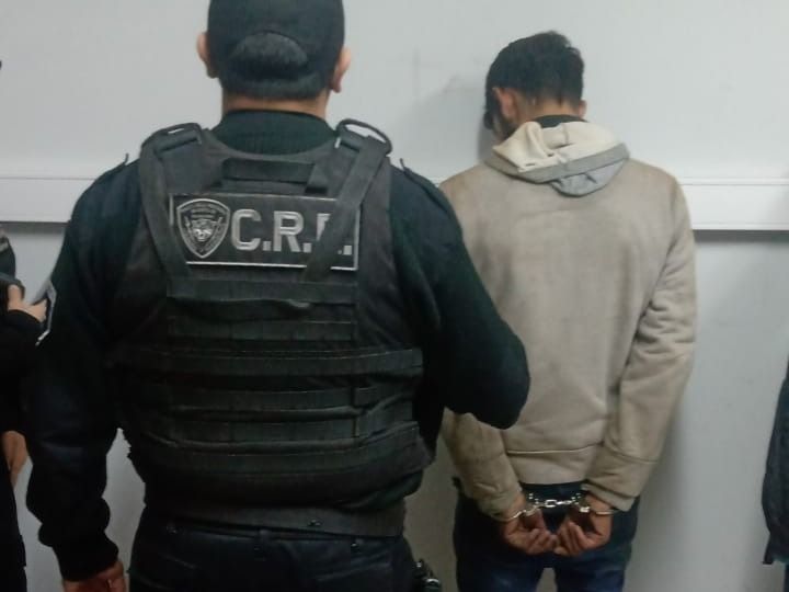 Detenidos.