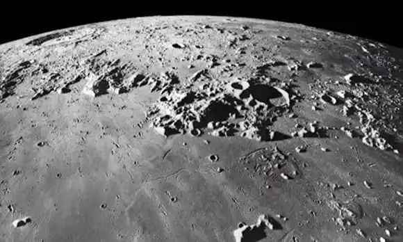 La NASA anuncia la «detección inequívoca»  de agua en la superficie de la Luna