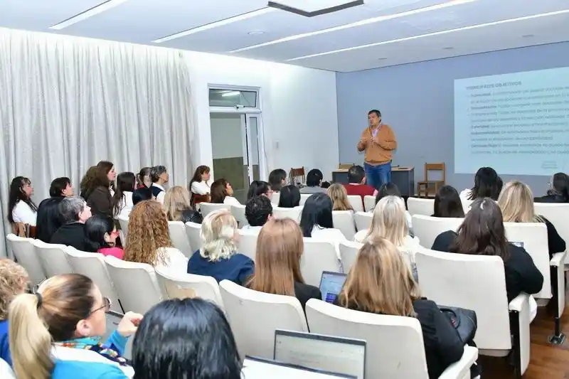 Se realizó una capacitación docente sobre 
digitalización de procesos administrativos