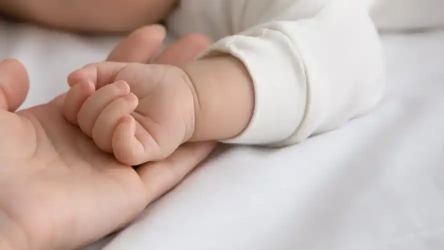 Córdoba: declaran en situación de adoptabilidad a bebé nacido por subrogación de vientre