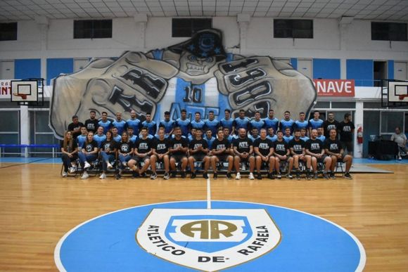 Atlético de Rafaela presentó su plantel y la nueva indumentaria