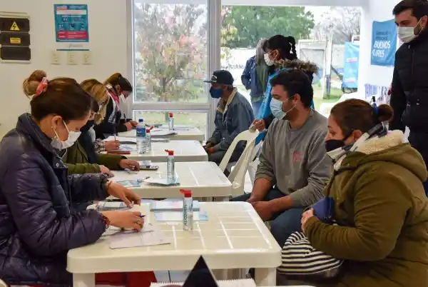 Se habilita para mayores de 35 años la vacuna contra el Covid-19 sin turno previo