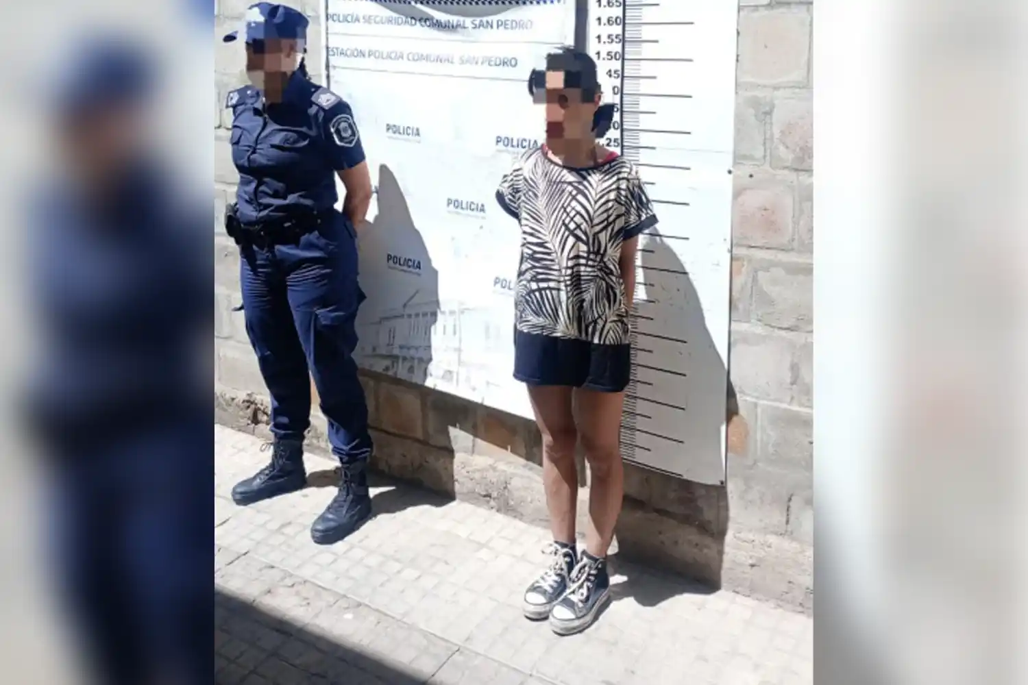 La mujer detenida por robar golosinas en un kiosco