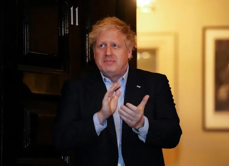 Boris Johnson salió de terapia intensiva