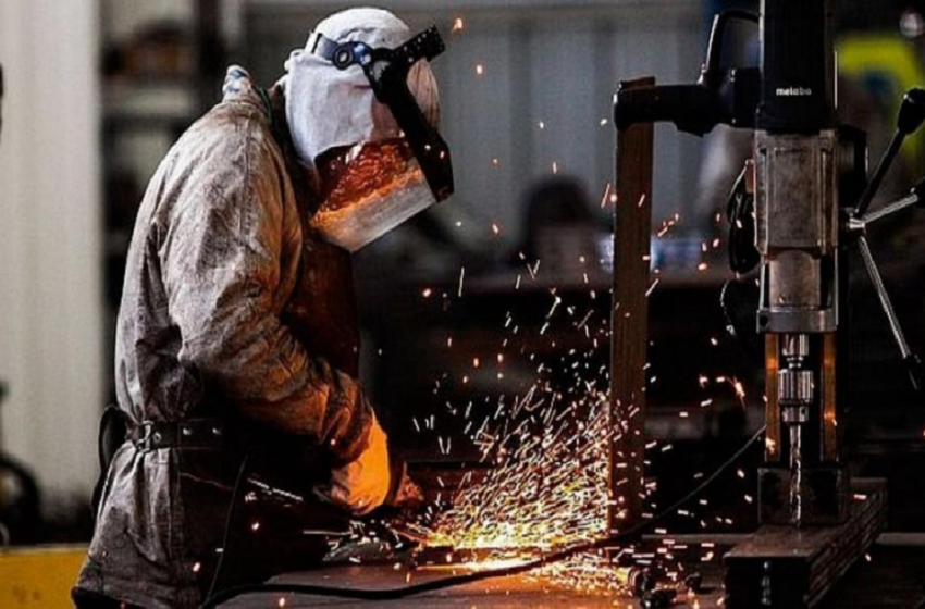 La actividad económica cayó 0,1 % en mayo, pero acumuló una suba del 5 % interanual