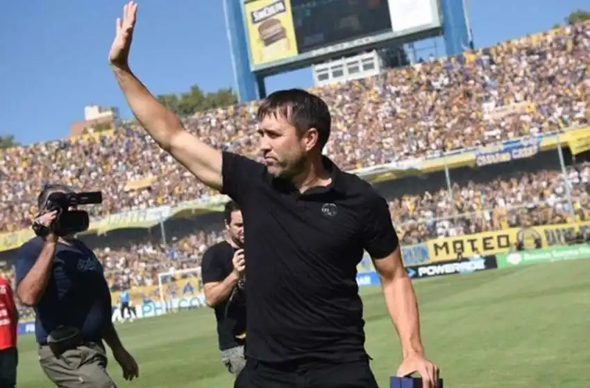 Gran recibimiento al Chacho Coudet